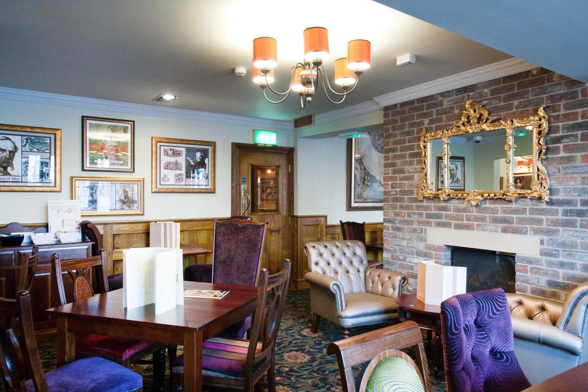 The Unicorn Hotel Wetherspoon Ripon Buitenkant foto