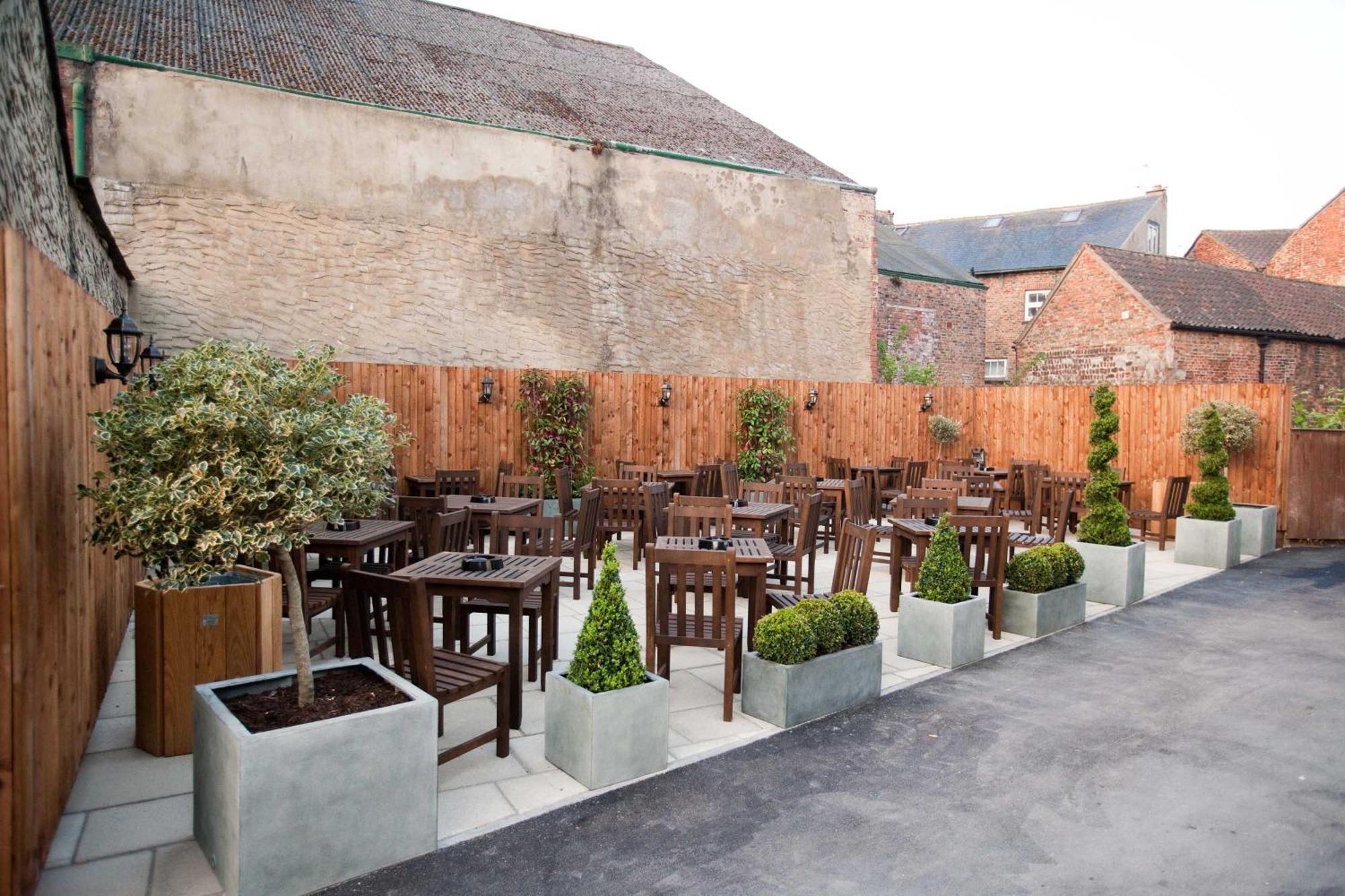 The Unicorn Hotel Wetherspoon Ripon Buitenkant foto