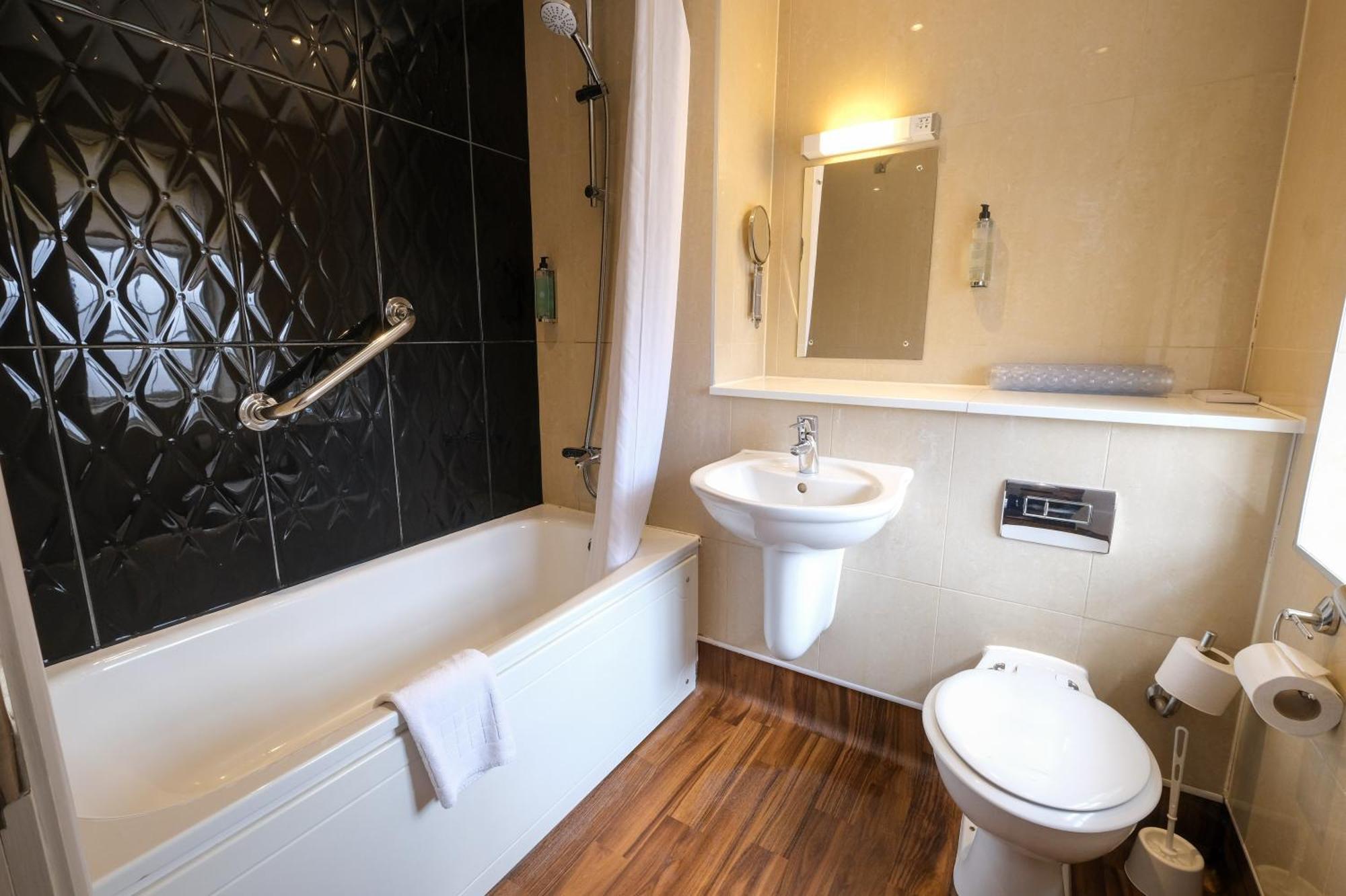The Unicorn Hotel Wetherspoon Ripon Buitenkant foto