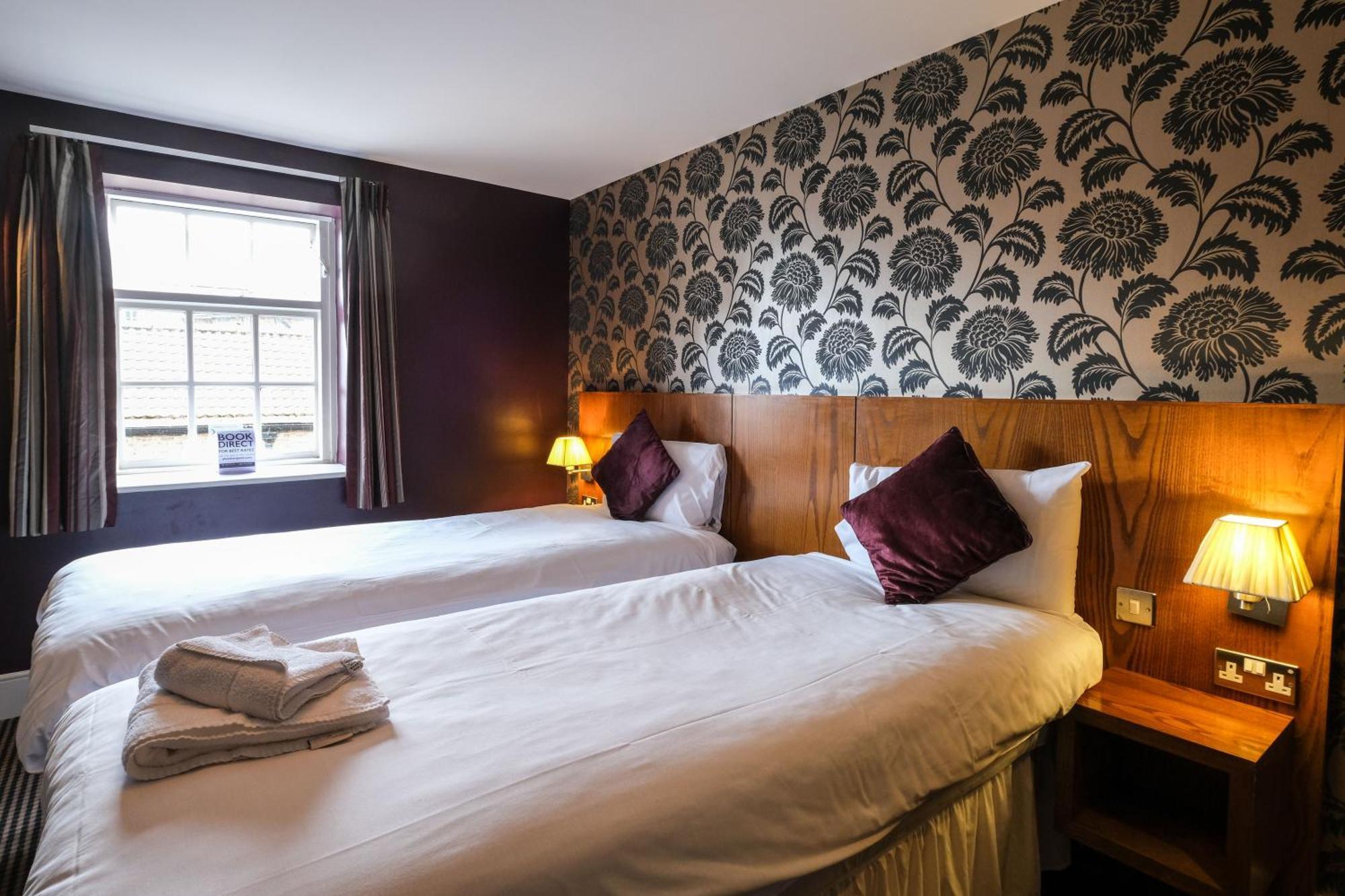 The Unicorn Hotel Wetherspoon Ripon Buitenkant foto