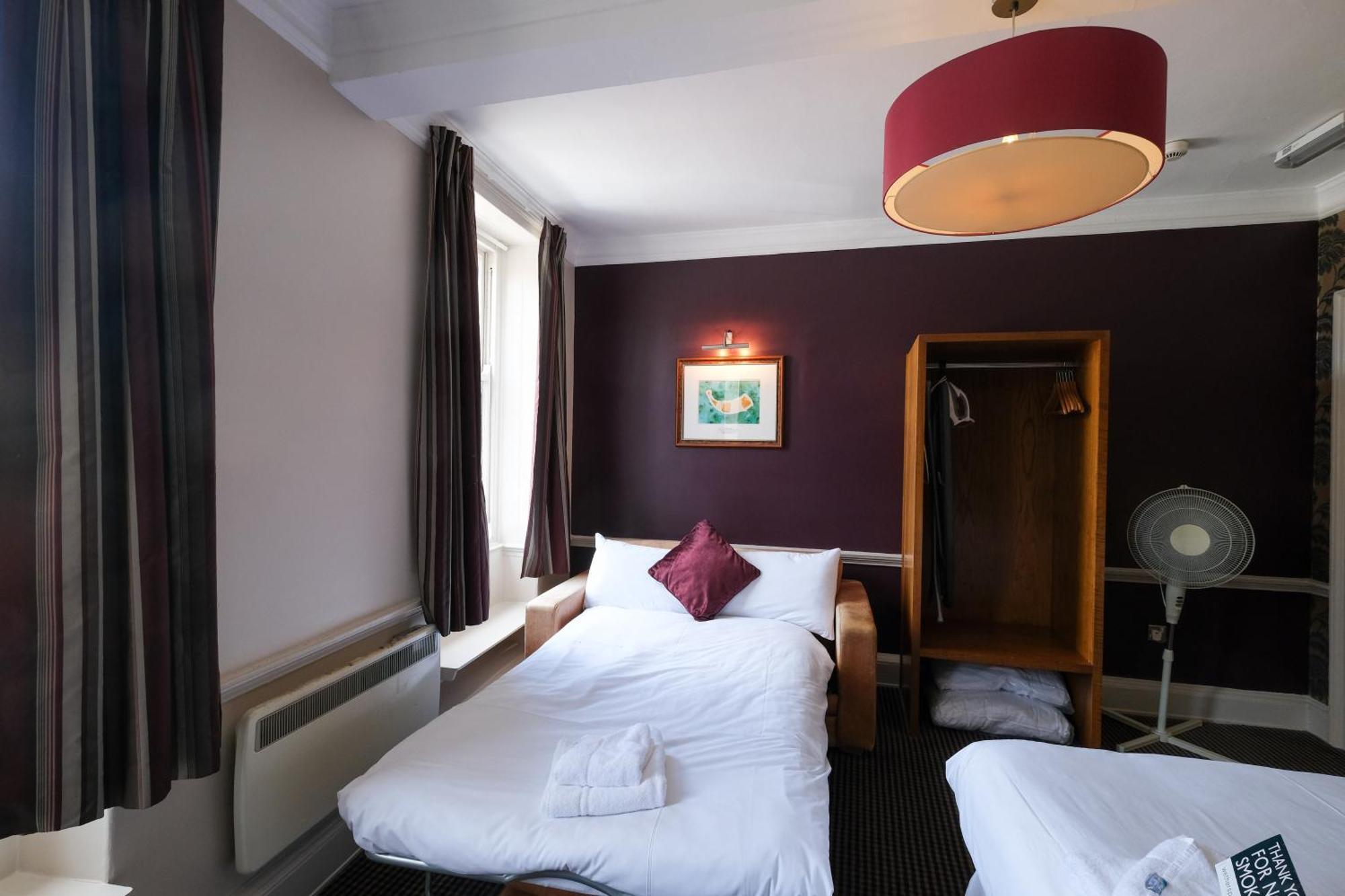 The Unicorn Hotel Wetherspoon Ripon Buitenkant foto