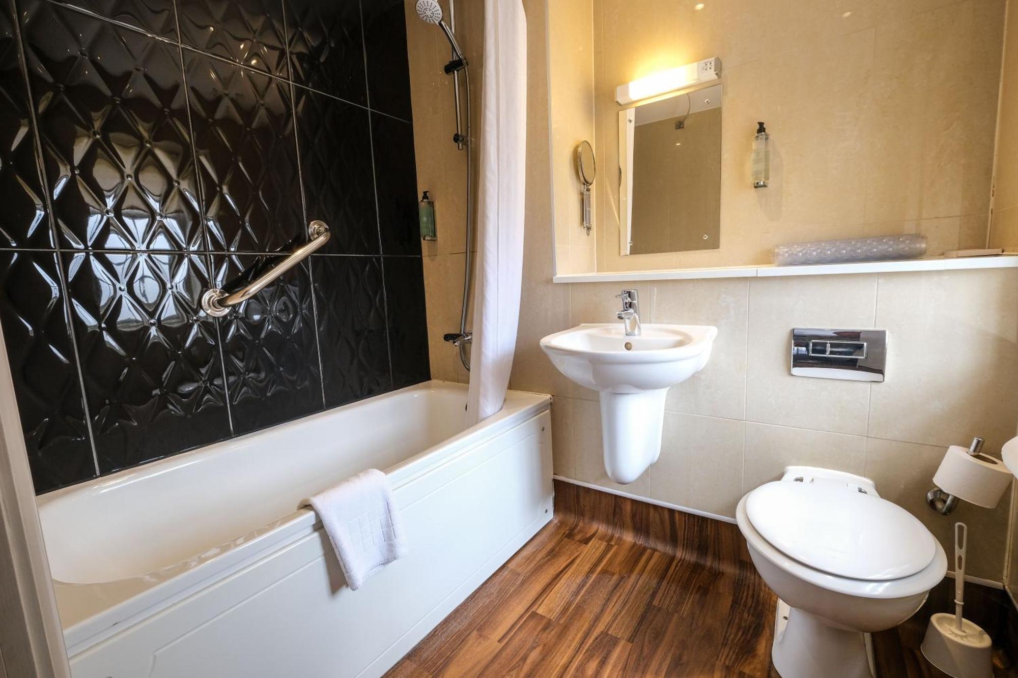 The Unicorn Hotel Wetherspoon Ripon Buitenkant foto