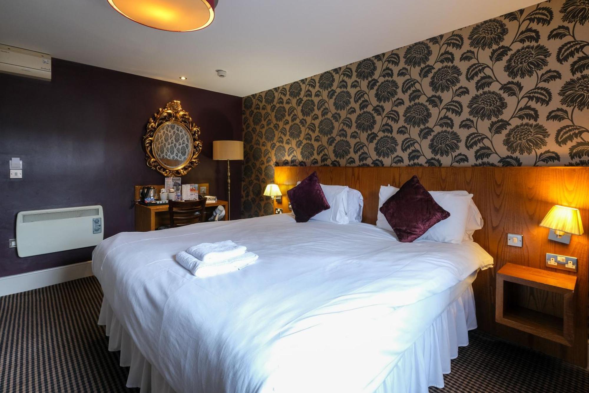 The Unicorn Hotel Wetherspoon Ripon Buitenkant foto