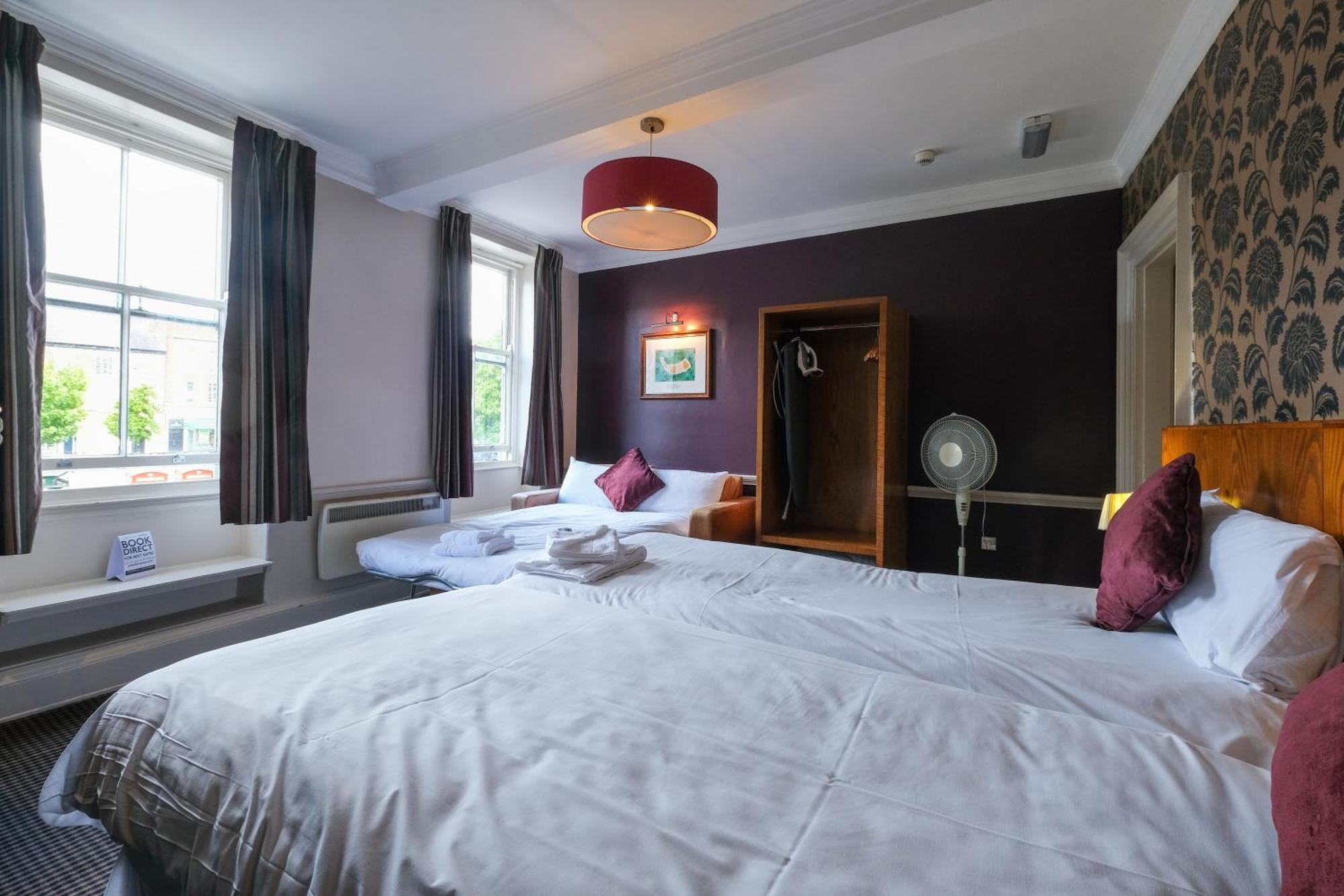 The Unicorn Hotel Wetherspoon Ripon Buitenkant foto