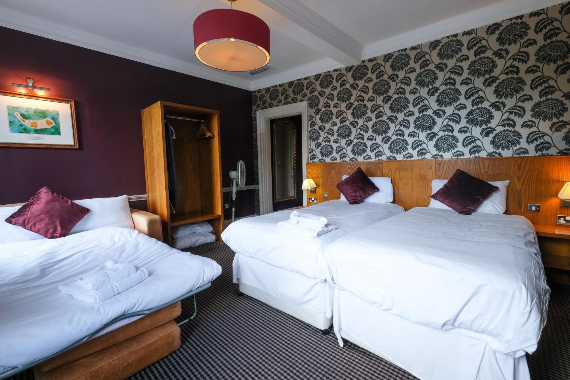 The Unicorn Hotel Wetherspoon Ripon Buitenkant foto