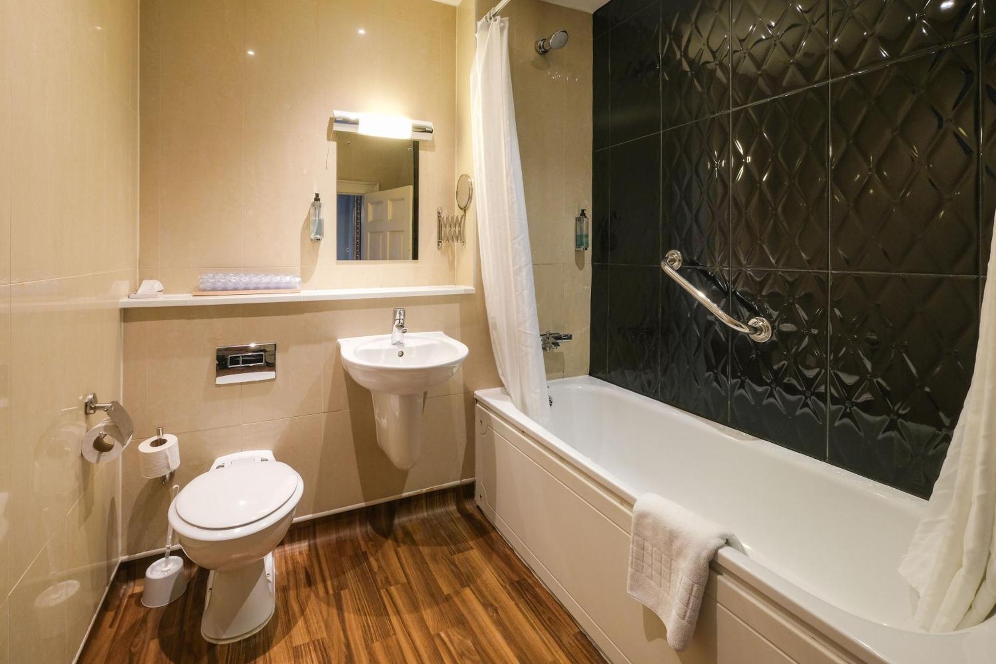The Unicorn Hotel Wetherspoon Ripon Buitenkant foto